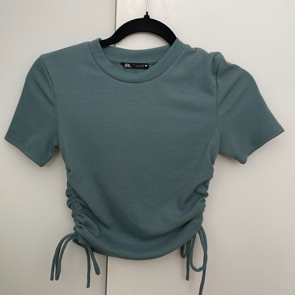 NWOT  Zara side cinch t shirt!